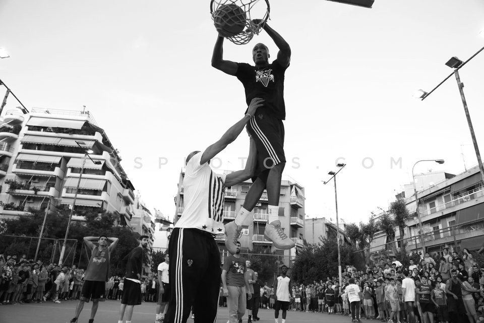 Giannis Antetokounmpo in Athens / Ο Γιάννης Αντετοκούνμπο στα Σεπόλια