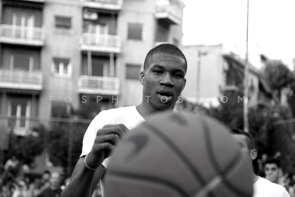 Giannis Antetokounmpo in Athens / Ο Γιάννης Αντετοκούνμπο στα Σεπόλια