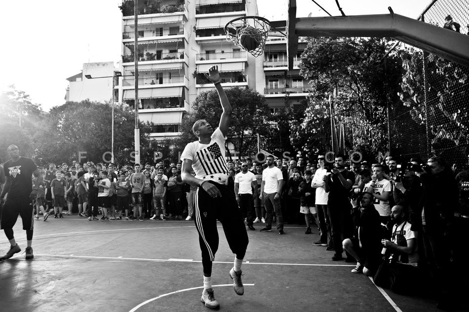 Giannis Antetokounmpo in Athens / Ο Γιάννης Αντετοκούνμπο στα Σεπόλια