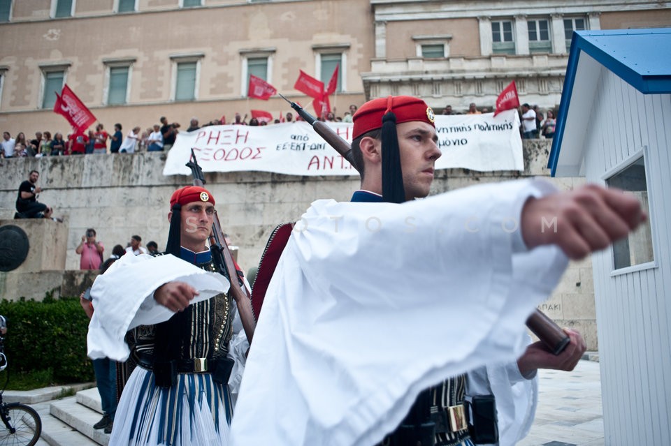 Demonstration at Syntagma Square / Συγκέντρωση της ΑΔΕΔΥ στο Σύνταγμα