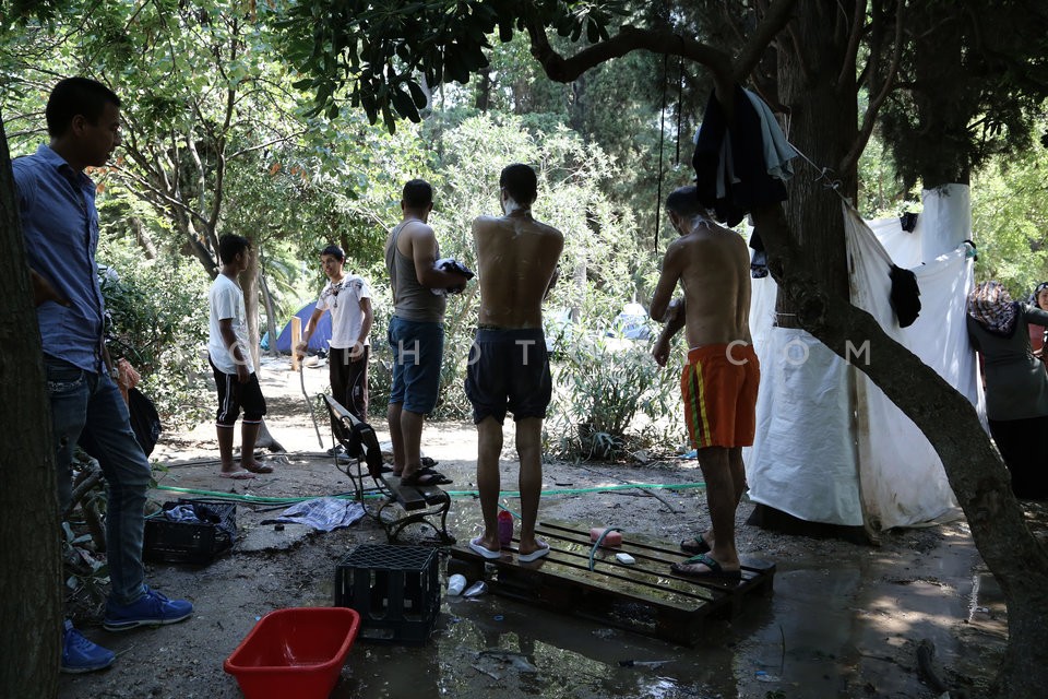 Refugees camp from Afghanistan in central Athens / Καταυλισμός προσφύγων στο Πεδίο του Αρεως