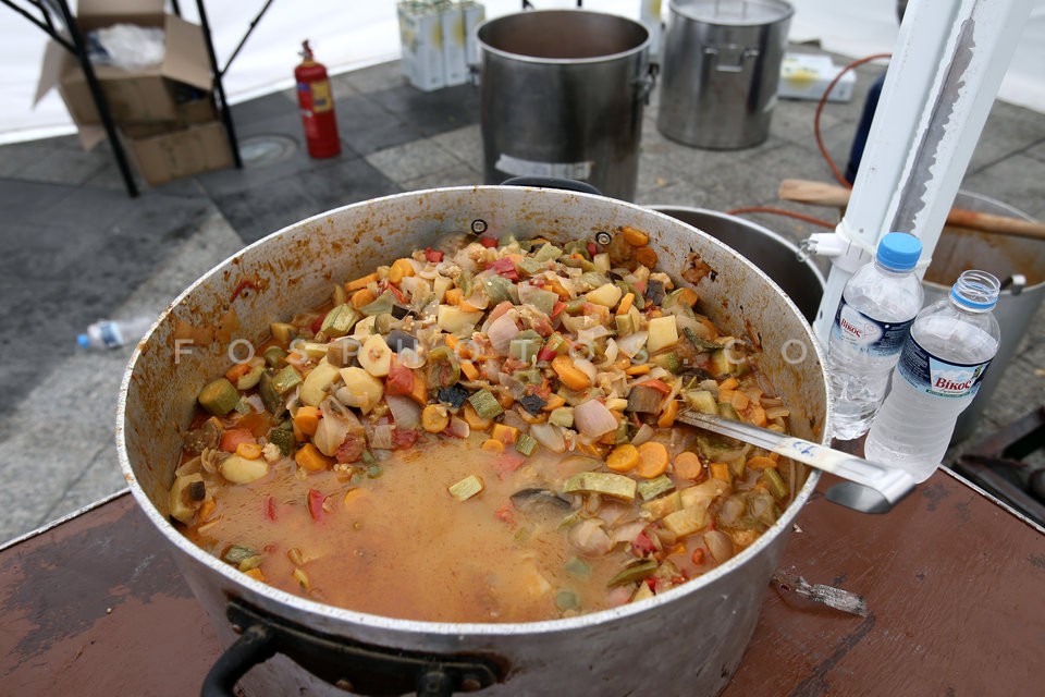 Free meal for 5,000 people /  Δωρεάν γεύμα για 5.000 άτομα