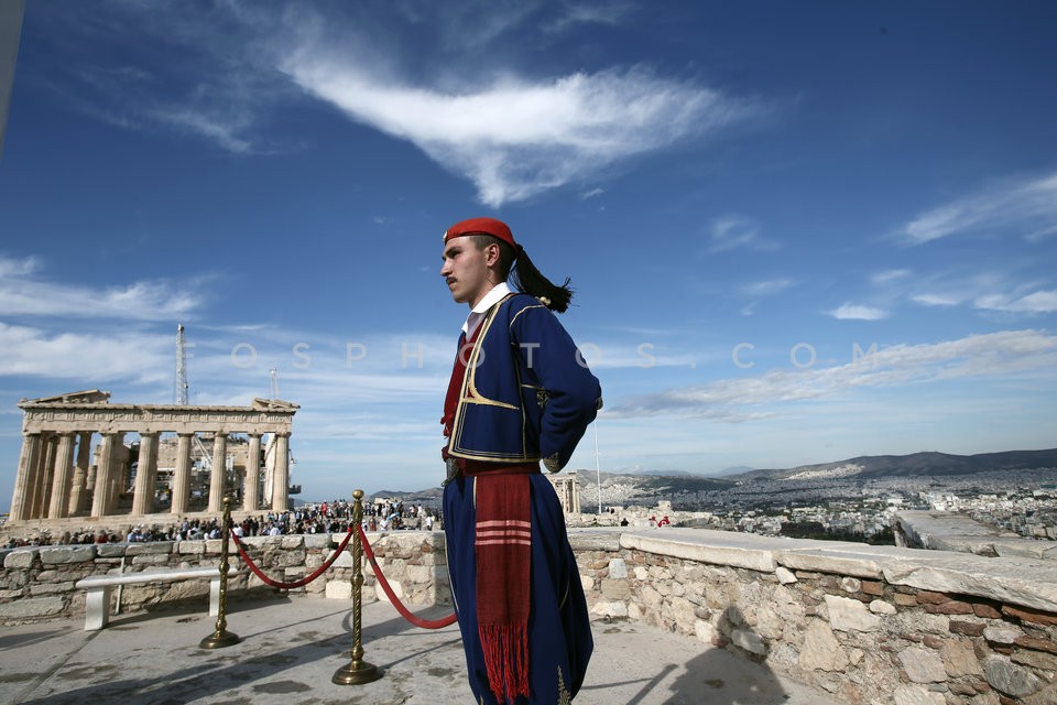 71 years since the liberation of Athens / 71 χρόνια από την απελευθέρωση της Αθήνας