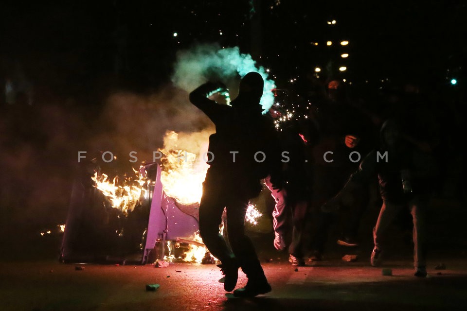 Clashes outside the Postolos Nikolaidis football stadium /  Συγκρούσεις οπαδών του ΠΑΟ με τα ΜΑΤ στην Αλεξάνδρας