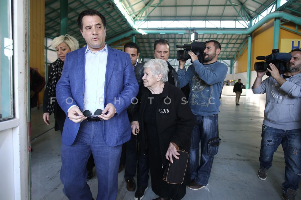 Adonis Georgiadis at polling station  / Ο Αδωνις Γεωργιάδης σε εκλογικό κέντρο στην Αθήνα