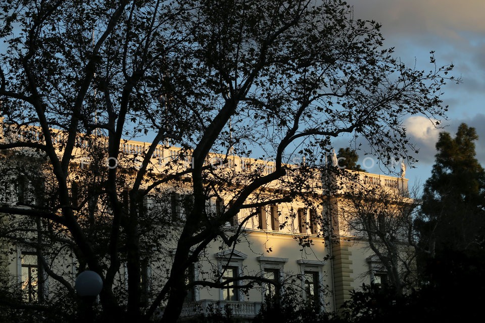 Political party leaders' meeting   /  Συμβούλιο πολιτικών αρχηγών