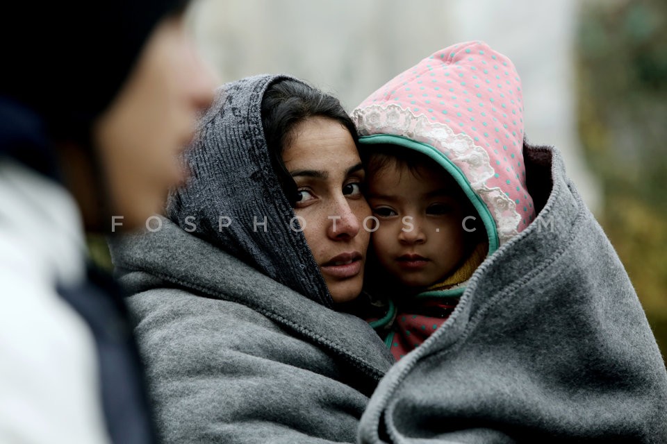 Migrants and refugees  in Victoria Square, Athens  /  Μετανάστες και πρόσφυγες στην πλατεία Βικτωρίας