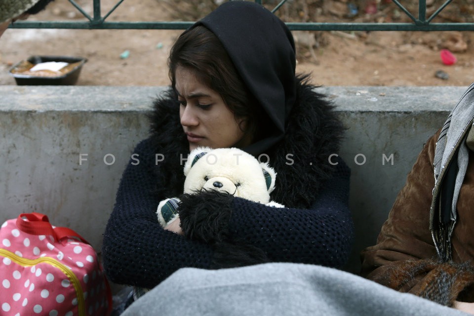 Migrants and refugees  in Victoria Square, Athens  /  Μετανάστες και πρόσφυγες στην πλατεία Βικτωρίας