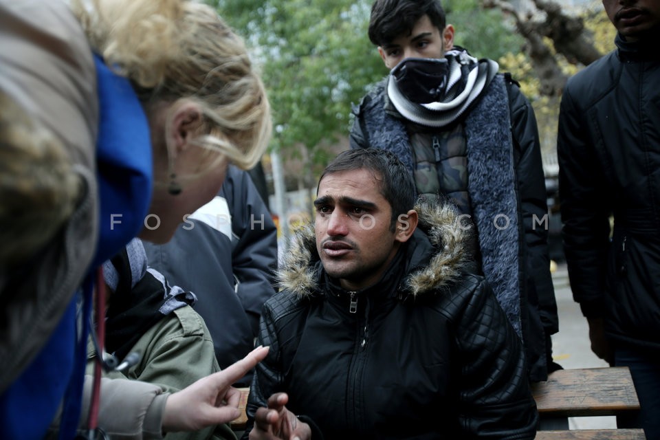 Migrants and refugees  in Victoria Square, Athens  /  Μετανάστες και πρόσφυγες στην πλατεία Βικτωρίας