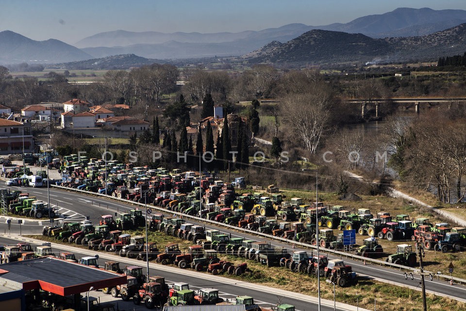 Road block in Larisa  / Μπλόκο των αγροτών στην Νίκαια της Λάρισας και τα Τέμπη