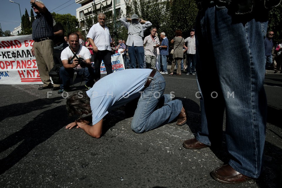 Pensioners in proetst march / Πορεία συνταξιούχων στο Μαξίμου