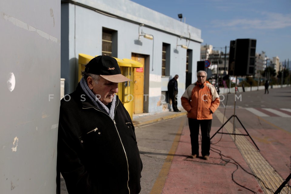 Maritime workers hold protest rally at Piraeus port / Πορεία διαμαρτυρίας ναυτεργατών