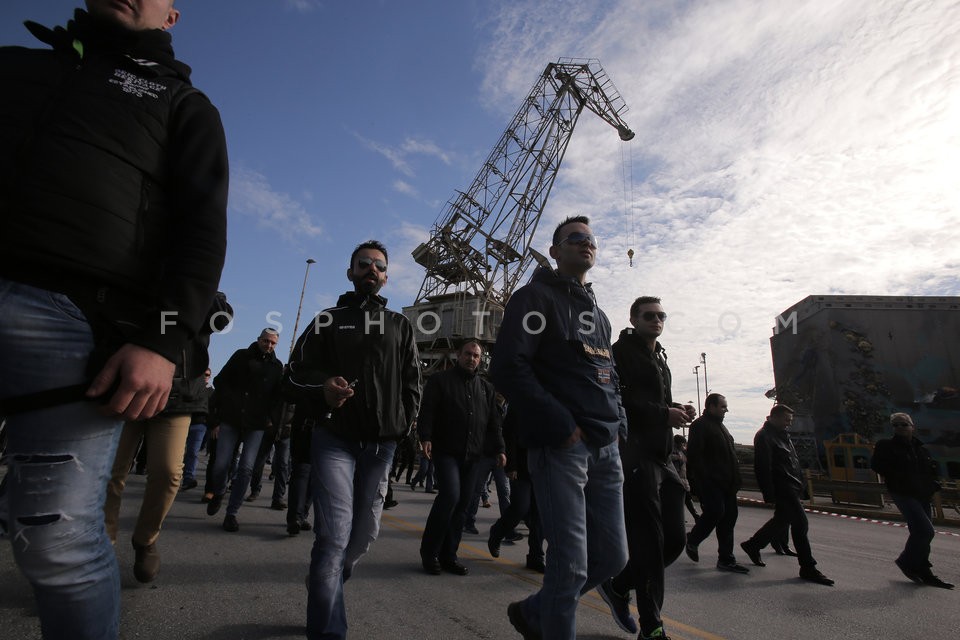 Maritime workers hold protest rally at Piraeus port / Πορεία διαμαρτυρίας ναυτεργατών