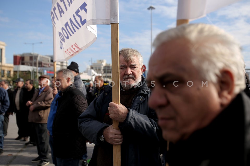 Maritime workers hold protest rally at Piraeus port / Πορεία διαμαρτυρίας ναυτεργατών