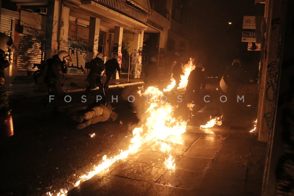 Protest march hold by antiauthoritarians and clashes with riot police  / Πορεία αντιεξουσιαστών και επεισόδια στα Εξάρχεια