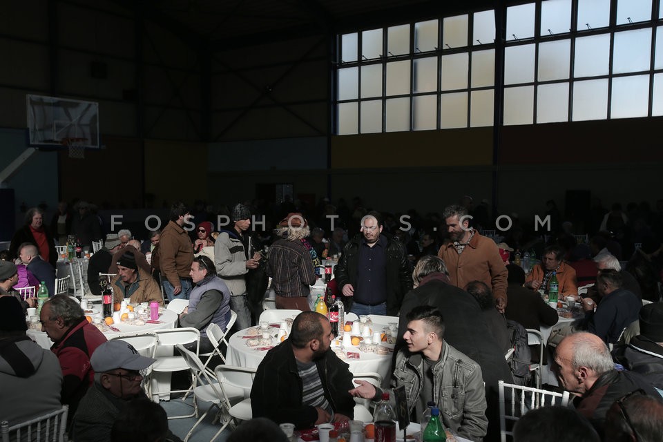 Christmas lunch to people in need / Χριστουγεννιάτικο γεύμα αλληλεγγύης