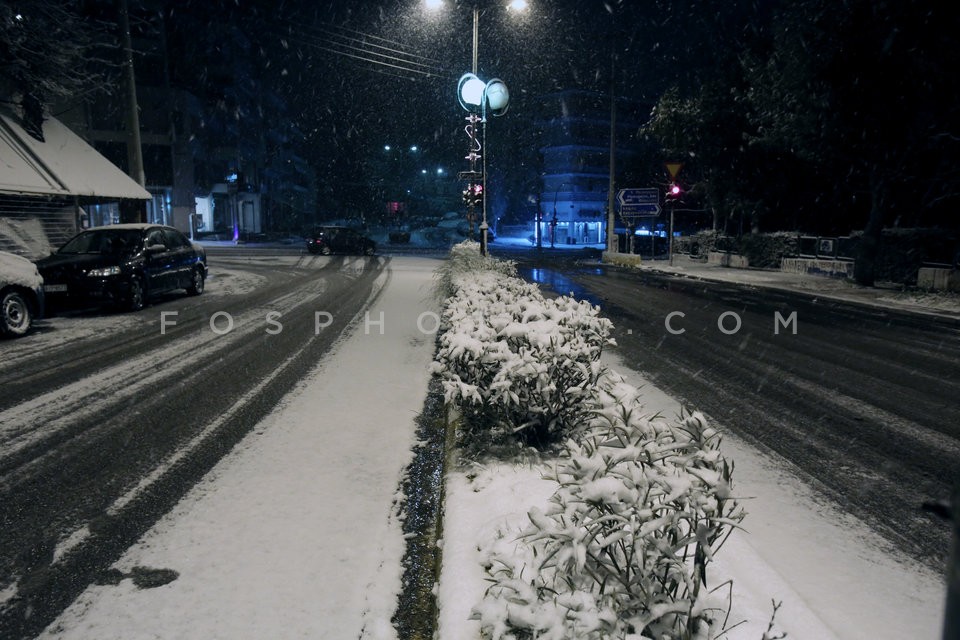 Snow in Athens suburbs / Χιονόπτωση στην Αθήνα και τα προάστια