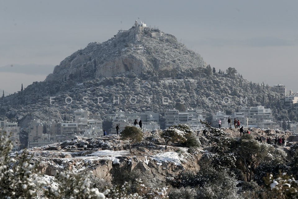 Snow in central Athens  / Εικόνες απο την Αθήνα μετά απο την χιονόπτωση