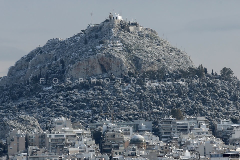 Snow in central Athens  / Εικόνες απο την Αθήνα μετά απο την χιονόπτωση