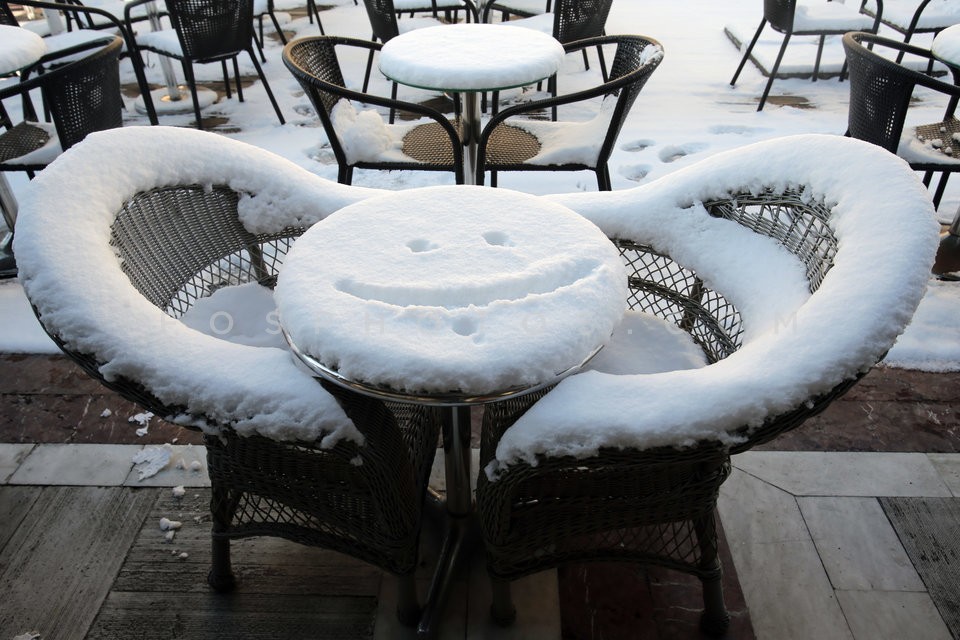 Snow in central Athens  / Εικόνες απο την Αθήνα μετά απο την χιονόπτωση