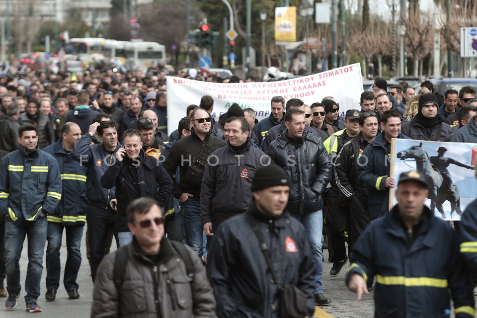 Firemen in protest march in central Athens / Συλλαλητήριο πυροσβεστών στην Αθήνα