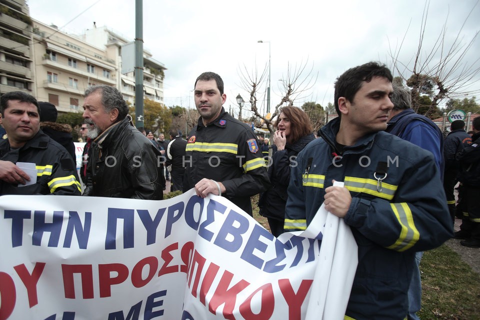 Firemen in protest march in central Athens / Συλλαλητήριο πυροσβεστών στην Αθήνα