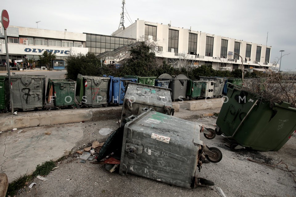 Refugee camp at Helliniko airport / Πρόσφυγες και μετανάστες στο Ελληνικό