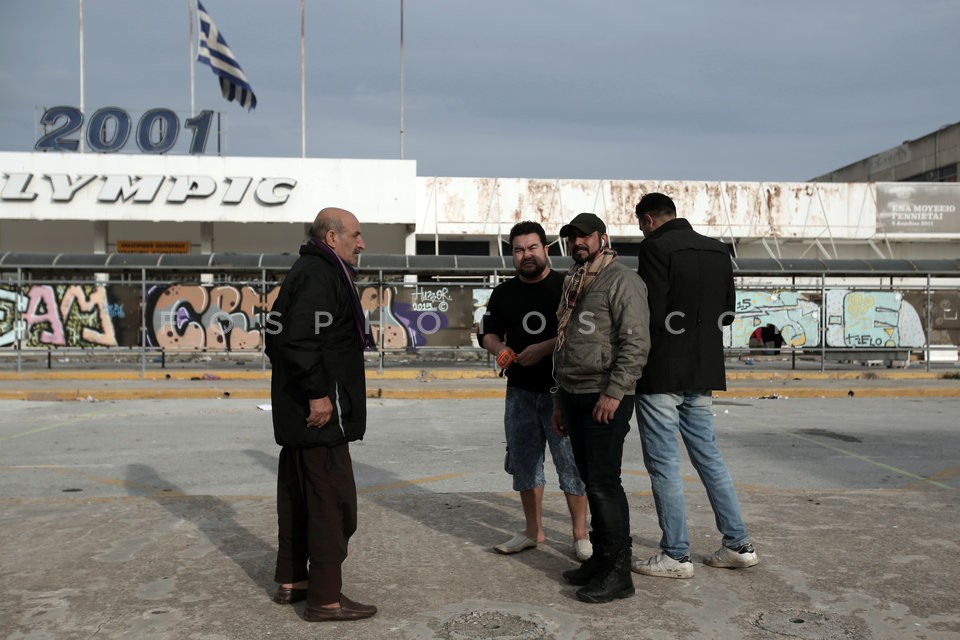 Refugee camp at Helliniko airport / Πρόσφυγες και μετανάστες στο Ελληνικό