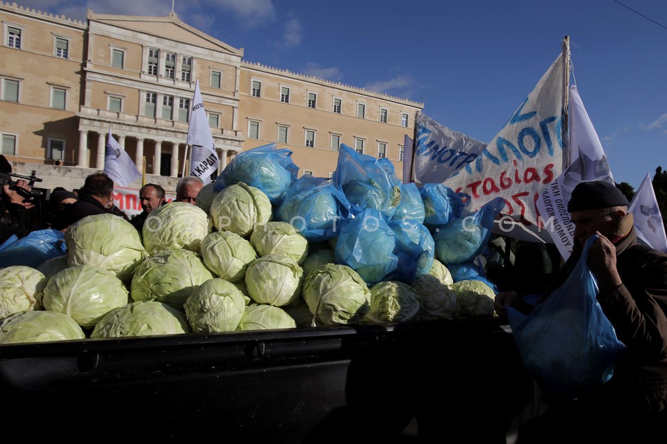 Protest rally by farmers in central Athens / Πανελλαδικό αγροτικό συλλαλητήριο