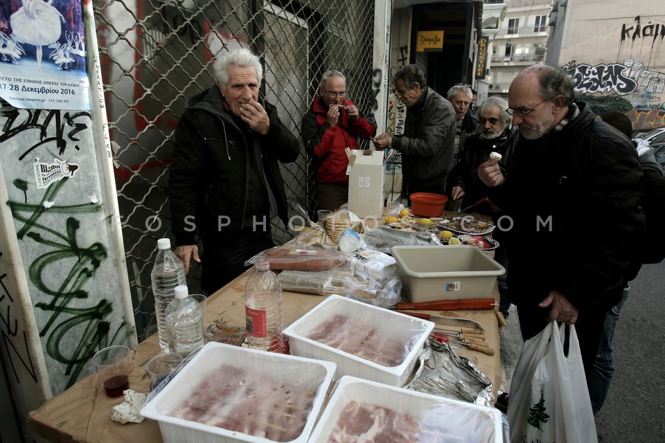 Tsiknopempti in central Athens / Τσικνοπέμπτη στο κέντρο της Αθήνας