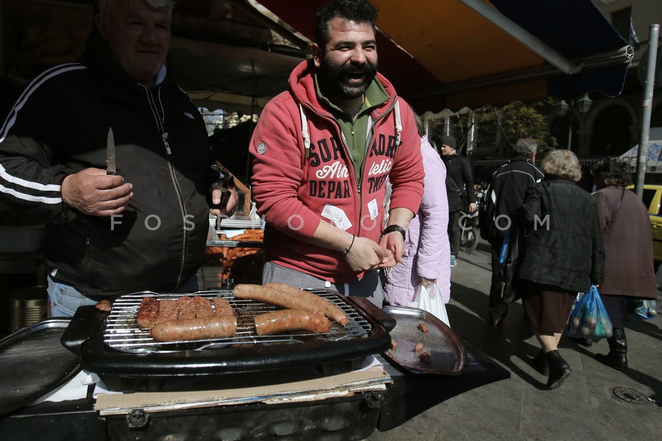 Tsiknopempti in central Athens / Τσικνοπέμπτη στο κέντρο της Αθήνας