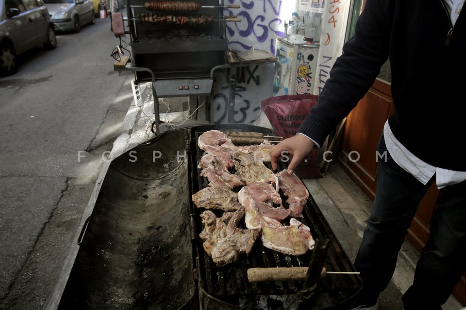 Tsiknopempti in central Athens / Τσικνοπέμπτη στο κέντρο της Αθήνας