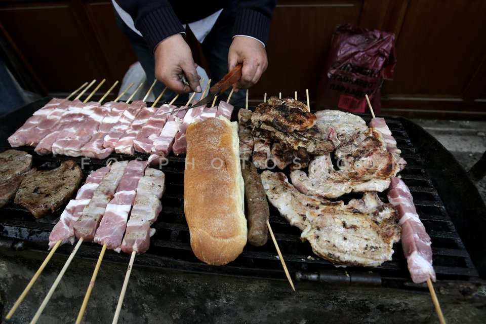 Tsiknopempti in central Athens / Τσικνοπέμπτη στο κέντρο της Αθήνας