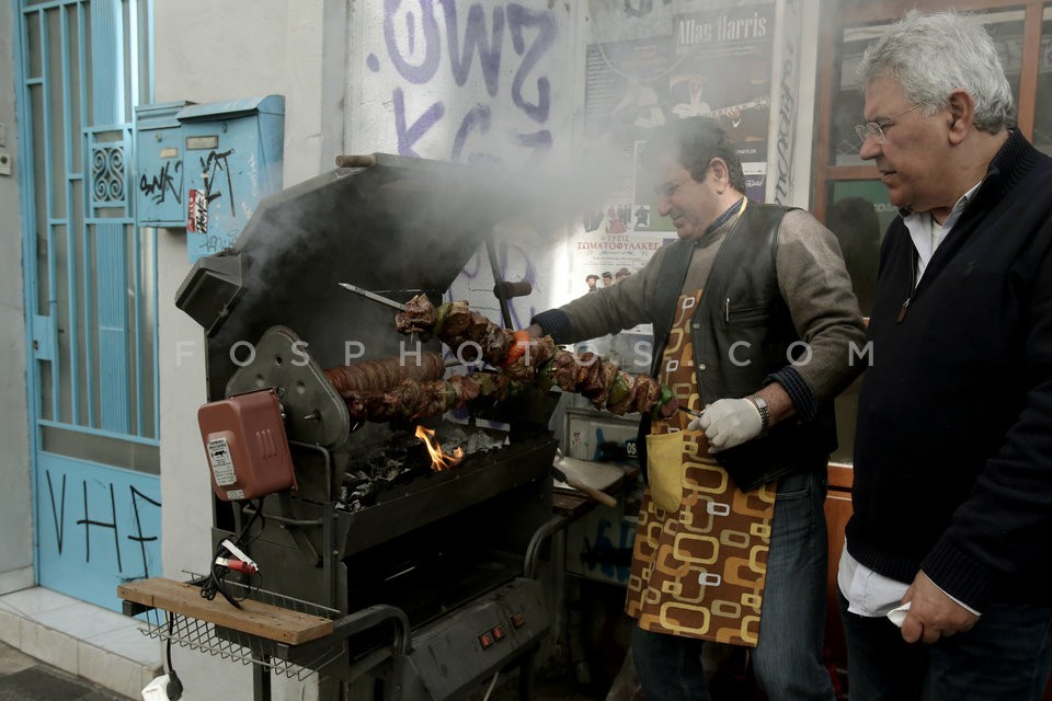 Tsiknopempti in central Athens / Τσικνοπέμπτη στο κέντρο της Αθήνας