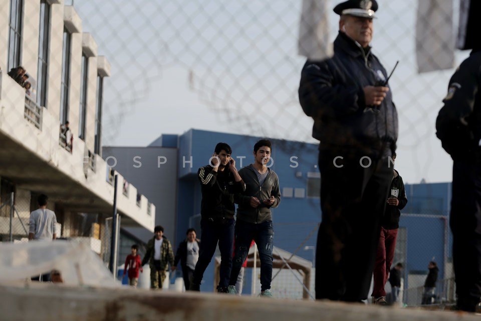 Protest rally at the refugee camp at Hellenikon airport / Συγκέντρωση στο κέντρο φιλοξενίας προσφύγων στο Ελληνικό