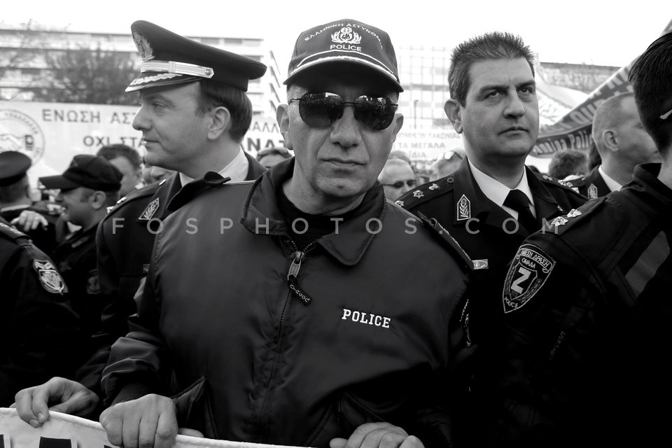 Security forces officers protest austerity  / Συγκέντρωση διαμαρτυρίας ενστόλων