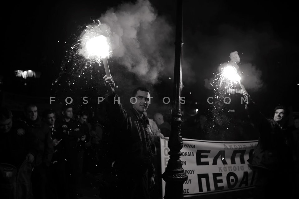 Security forces officers protest austerity  / Συγκέντρωση διαμαρτυρίας ενστόλων