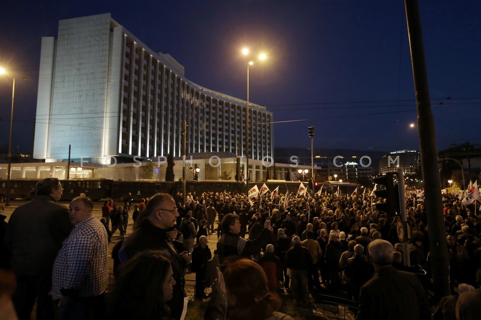 PAME  protest rally outside the Athens Hilton hotel / Συγκέντρωση του ΠΑΜΕ στο Χίλτον