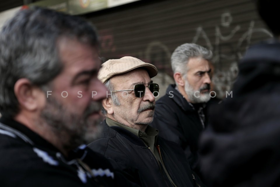 Construction workers protest at the Labour Ministry /  Συγκέντρωση διαμαρτυρίας οικοδόμων