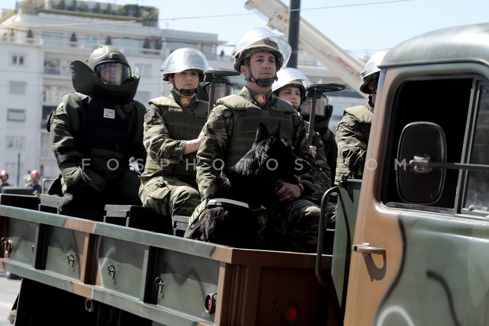 Military parade in Athens  / Στρατιωτική παρέλαση στην Αθήνα