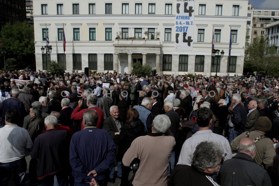 Paensioners protest in Athens / Συγκέντρωση διαμαρτυρίας συνταξιούχων