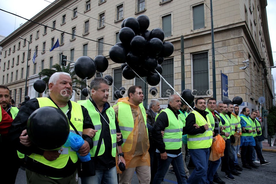 Greek police officers demonstrate in Athens / Πορεία διαμαρτυρίας ένστολων