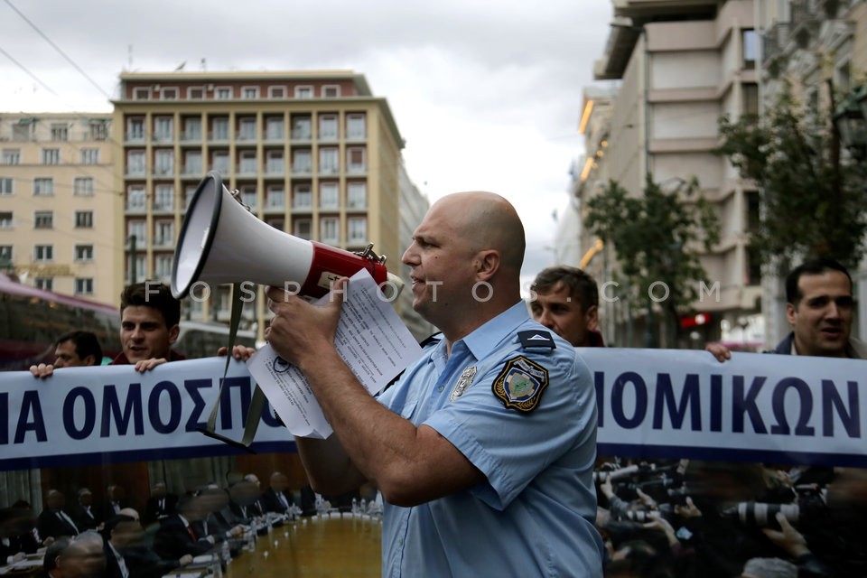 Greek police officers demonstrate in Athens / Πορεία διαμαρτυρίας ένστολων