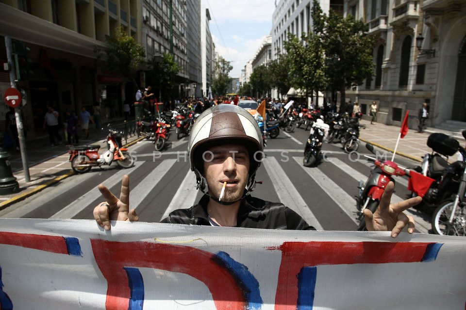 Motorized march in central Athens  / Συγκέντρωση-μοτοπορεία στο κέντρο της Αθήνας