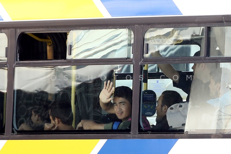 Evacuation of the refugee camp at the old Athens airport / Εκκένωση του Ελληνικού