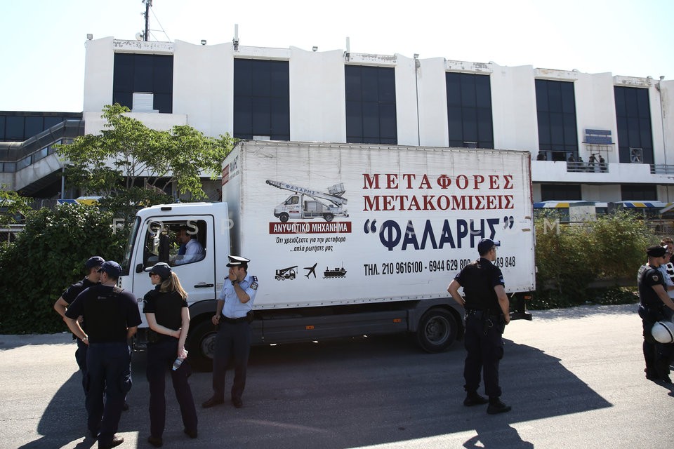 Evacuation of the refugee camp at the old Athens airport / Εκκένωση του Ελληνικού