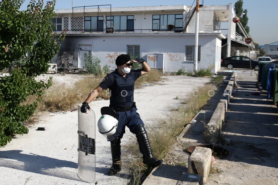 Evacuation of the refugee camp at the old Athens airport / Εκκένωση του Ελληνικού