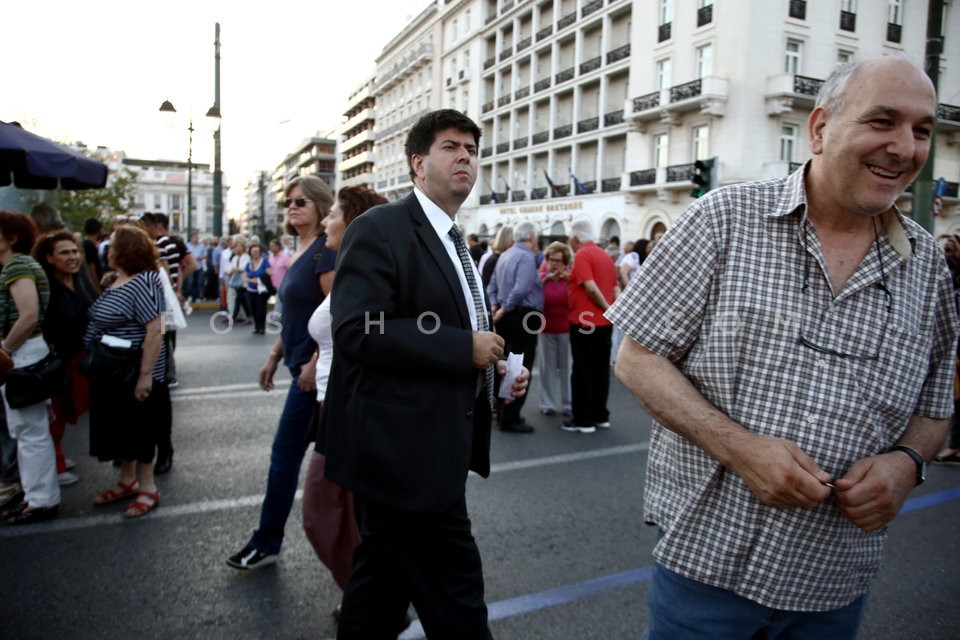 “Resign” movement / Συγκέντρωση των «Παραιτηθείτε»