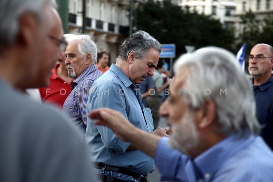 “Resign” movement / Συγκέντρωση των «Παραιτηθείτε»