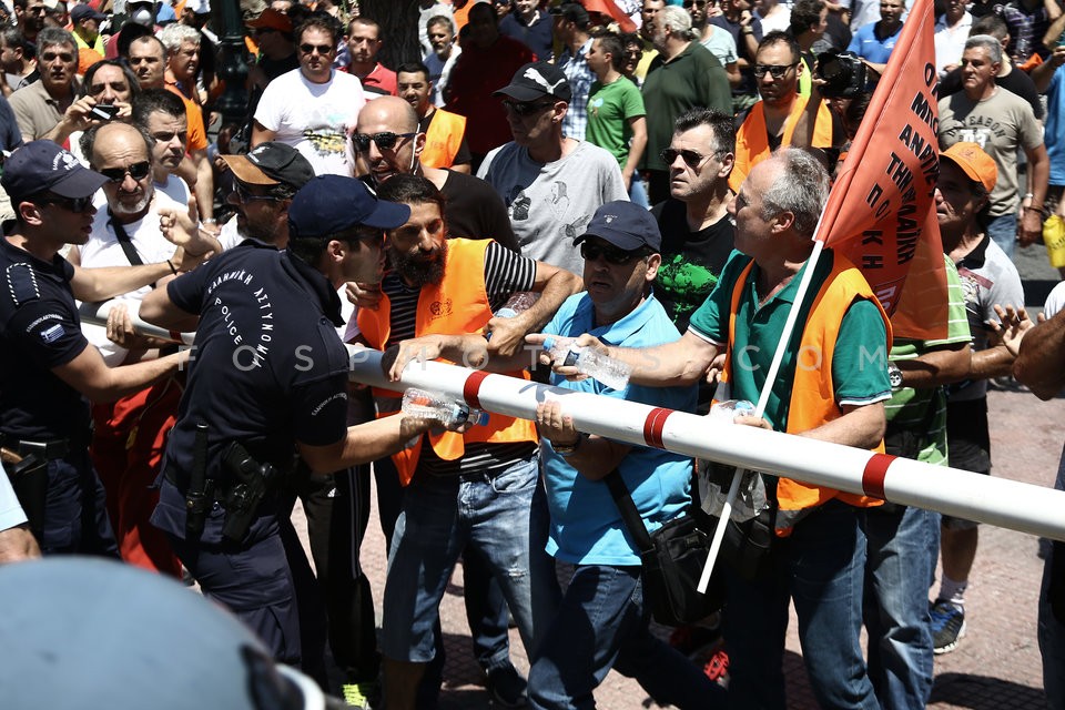 Workers in municipalities protest in central Athens /  Συλλαλητήριο ΠΟΕ - ΟΤΑ